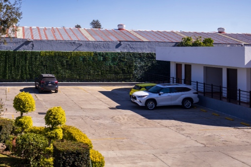 estacionamiento-amplio Amplio Estacionamiento del Hotel Panamerican en Puebla